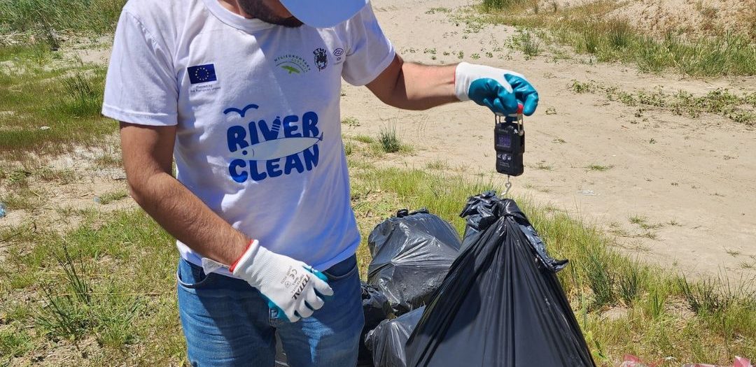 RIVERCLEAN - Monitorim i mbetjeve në Plazhin Publik në fund të vijës bregdetare të Plazhit të Lalëzit