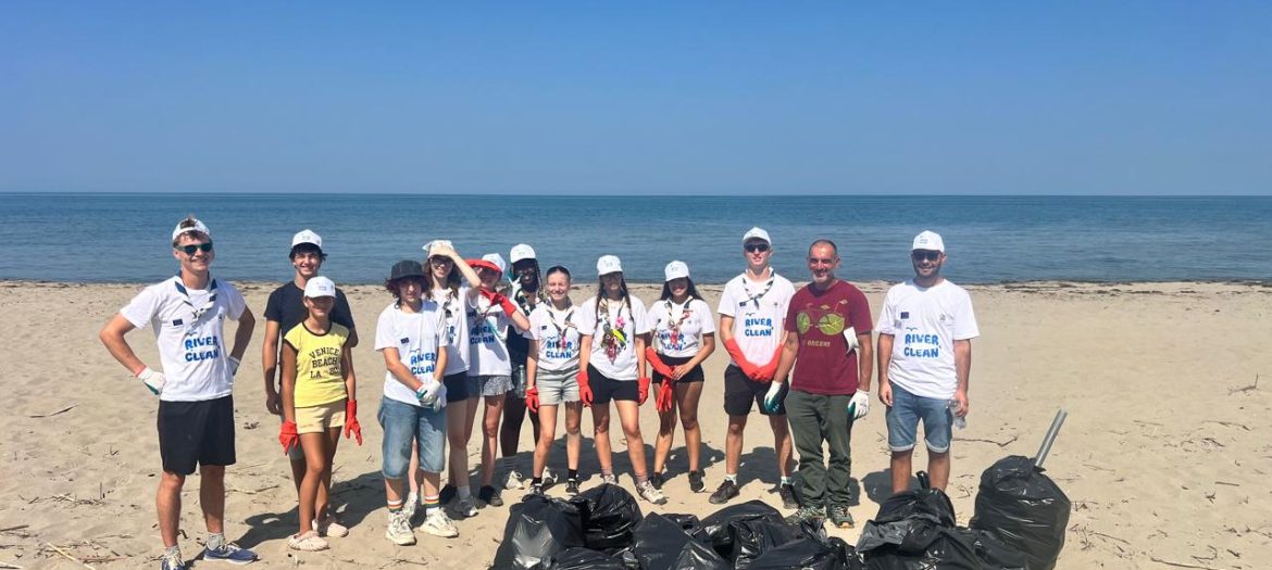 RIVERCLEAN - Aktivitet i dytë i pastrimit në Plazhin Publik të Lalëzit tek Përroi Tarin